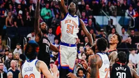 滕哈赫肯定今日团队卓越表现，展望挖掘加纳乔才华