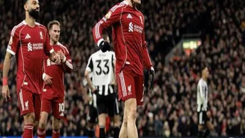 “红魔大胜太妃糖4-0，阿莫林新帅主场一战告捷”